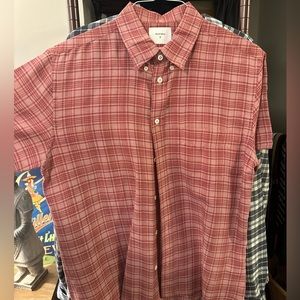 Men’s short sleeve button down dress shirt. Billy Reid size medium